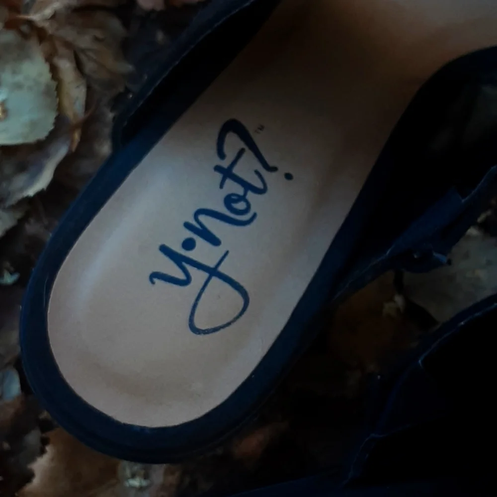 Woman's y.not Black Heels - Picture 7 of 7